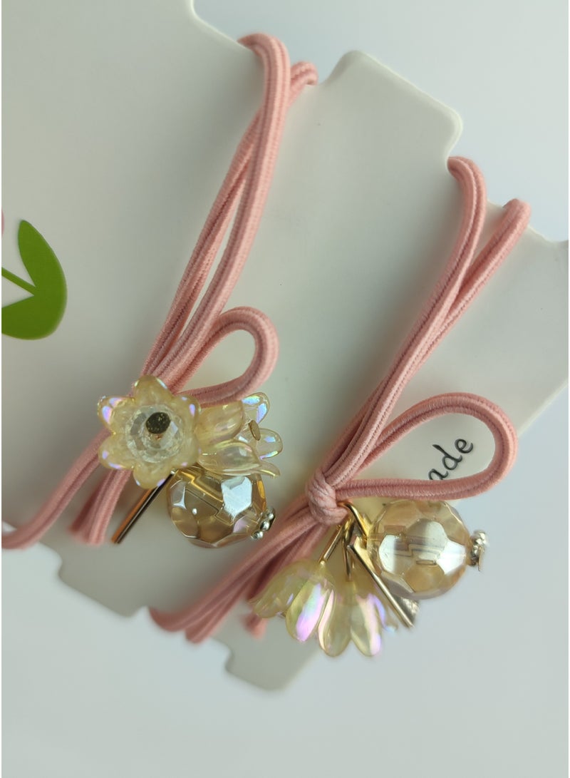 عرض 2 توكة شعر استيك ناعمة على الشعر – تصميم أنيق ومريح - Image 3